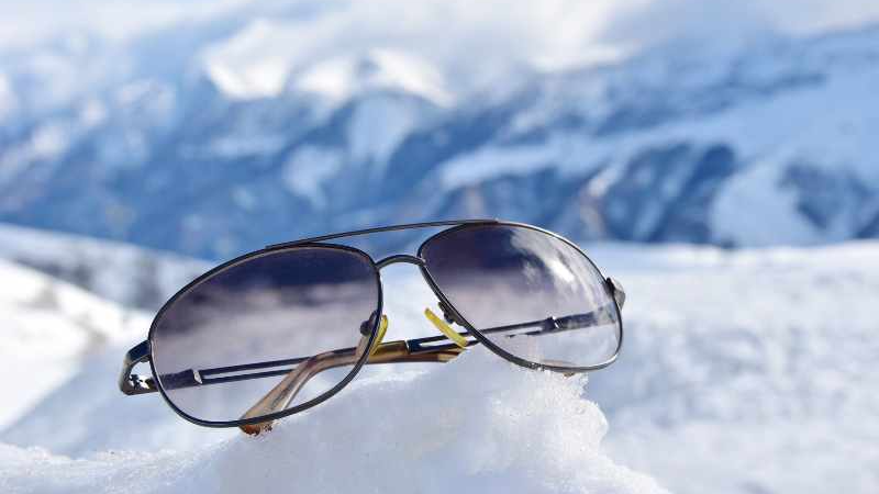 the importance of wearing sunglasses during winter: protecting your eyes from harmful uv rays