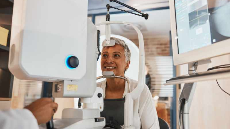 essential tips for safeguarding your retina as you age